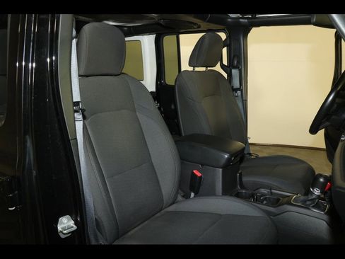 Used 2021 Jeep Wrangler Unlimited Sport AWD/4WD image 26