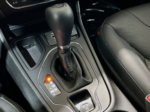 Used 2021 Jeep Cherokee Latitude Lux image 12