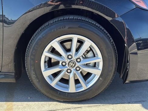 Used 2025 Toyota Camry LE FWD image 33