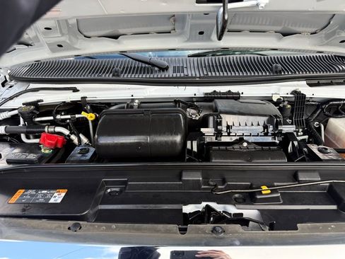 Used 2022 Ford E-450 and Econoline 450 Super Duty w/ Power Windows & Locks Group RWD image 9