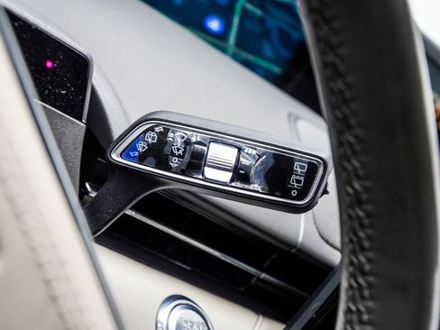 Used 2025 Lincoln Nautilus Premier AWD/4WD image 40