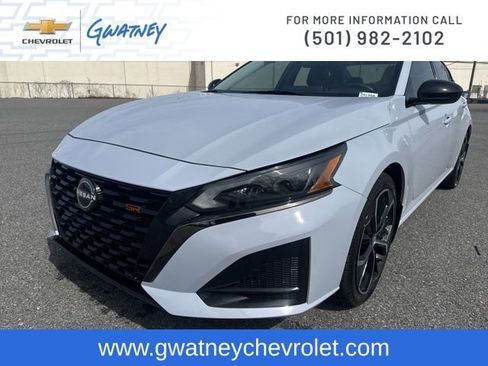 Used 2024 Nissan Altima 2.5 SR w/ SR Premium Package image 14