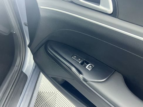 Used 2023 Kia K5 LXS image 32