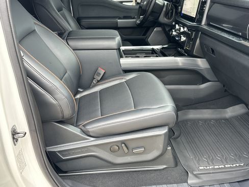 Used 2025 Ford F350 Lariat w/ Lariat Ultimate Package AWD/4WD image 26