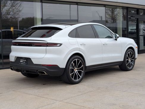 Certified 2025 Porsche Cayenne Coupe image 9