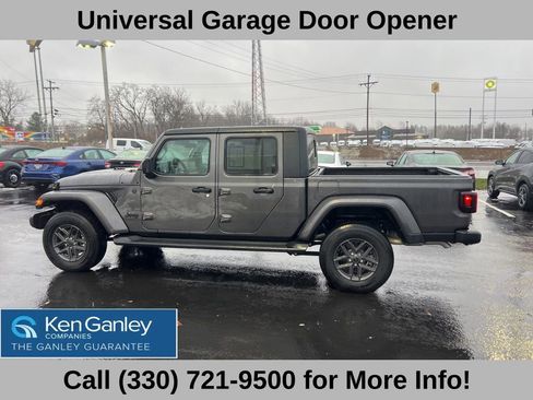 Used 2025 Jeep Gladiator Sport image 15