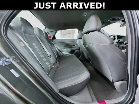 Used 2025 Hyundai Elantra Sport FWD image 39