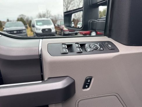 Used 2022 Ford F250 XLT w/ XLT Premium Package image 14