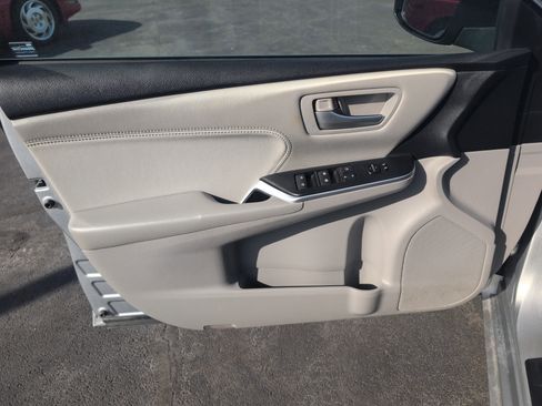 Used 2015 Toyota Camry XLE image 16