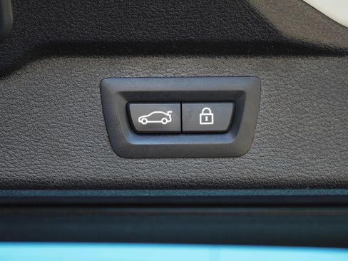 Used 2018 BMW X5 xDrive50i w/ Executive Package AWD/4WD image 38