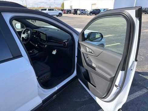 New 2026 Chevrolet Equinox RS w/ Convenience Package III image 28