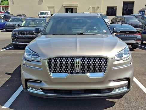 Used 2020 Lincoln Aviator Reserve w/ Equipment Group 202A AWD/4WD image 2