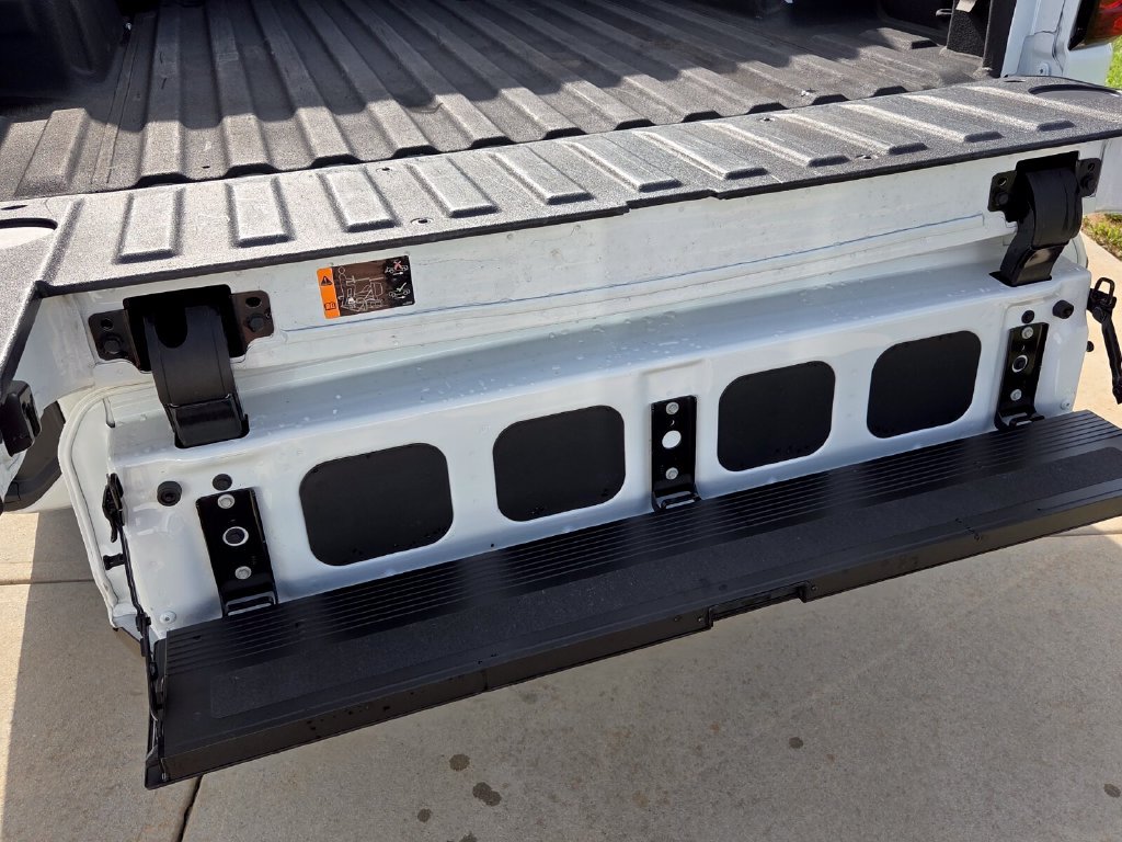 Used 2023 GMC Sierra 1500 AT4 w/ AT4 Premium Package AWD/4WD image 13