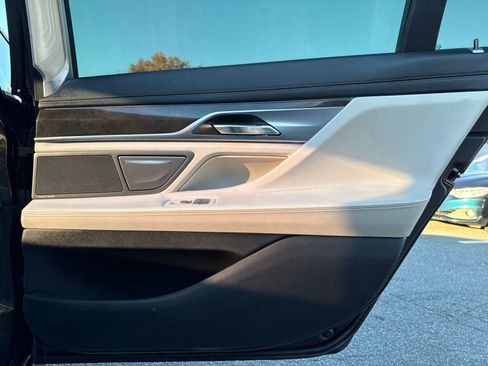 Used 2016 BMW 740i RWD image 32