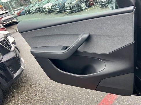 Used 2026 Tesla Model Y 2WD image 19