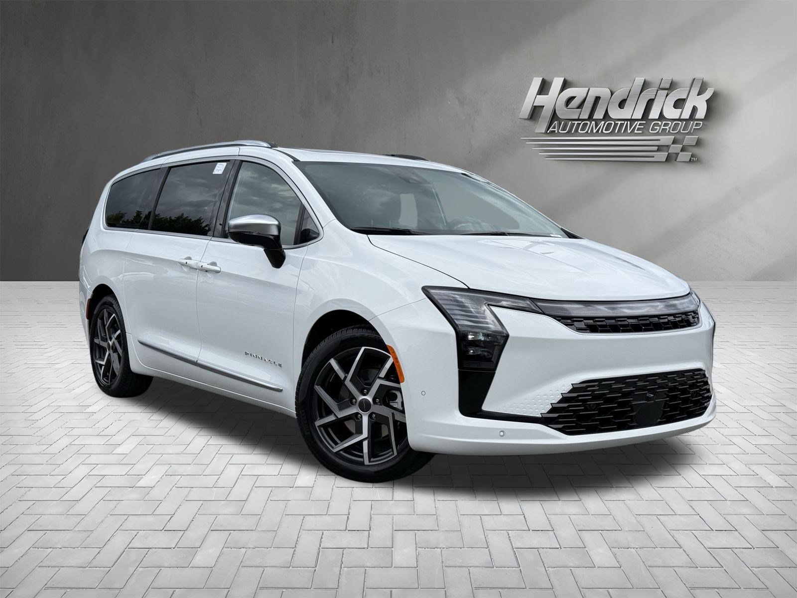 New 2027 Chrysler Pacifica Pinnacle w/ Theater Group FWD image 2