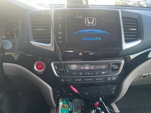 Used 2017 Honda Pilot Elite image 9