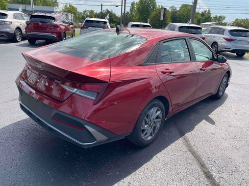 Used 2024 Hyundai Elantra SEL FWD image 7