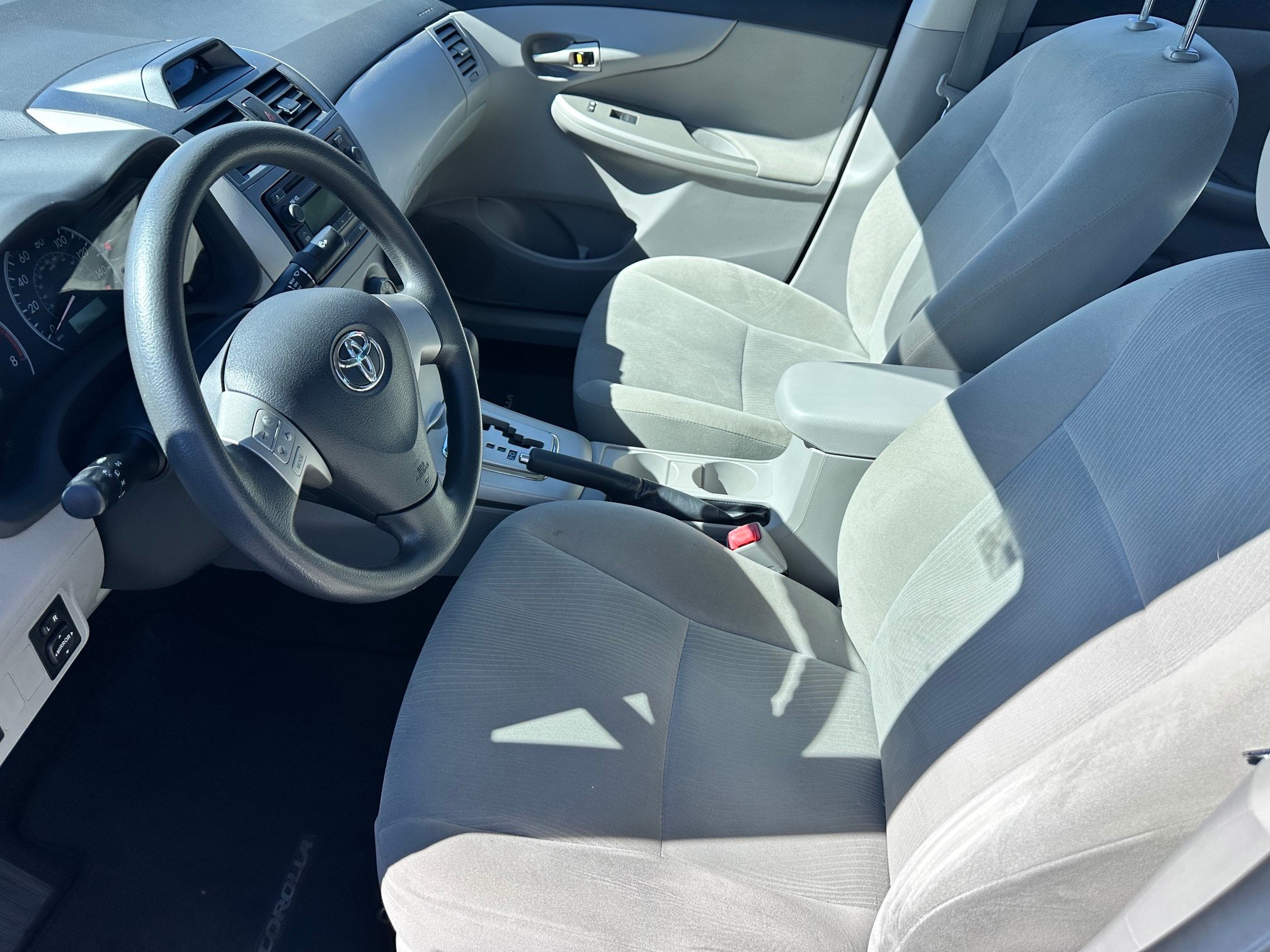 Used 2012 Toyota Corolla LE FWD image 5