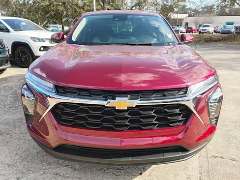 Used 2024 Chevrolet Trax LS w/ LS Convenience Package image 2