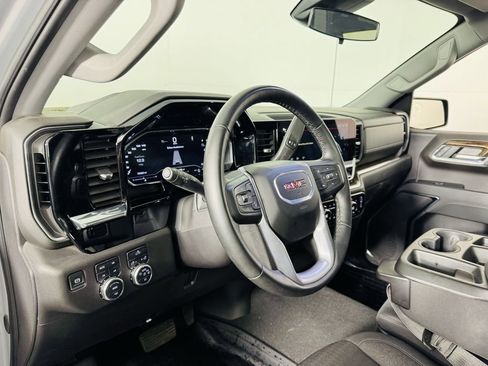 Used 2024 GMC Sierra 1500 Elevation w/ X31 Off-Road Package AWD/4WD image 9
