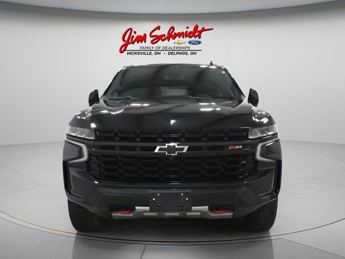Used 2023 Chevrolet Suburban Z71 w/ Luxury Package AWD/4WD image 3