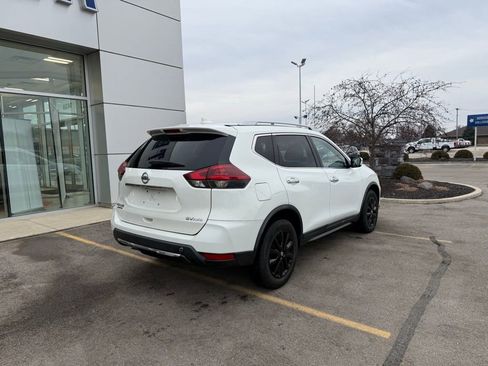 Used 2018 Nissan Rogue SV image 35