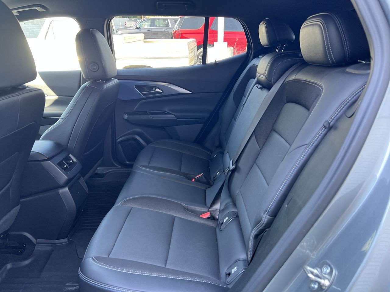 Certified 2024 Chevrolet Equinox EV LT w/ LPO, Blackout Package FWD image 27