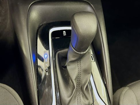 Used 2025 Toyota Corolla LE image 24