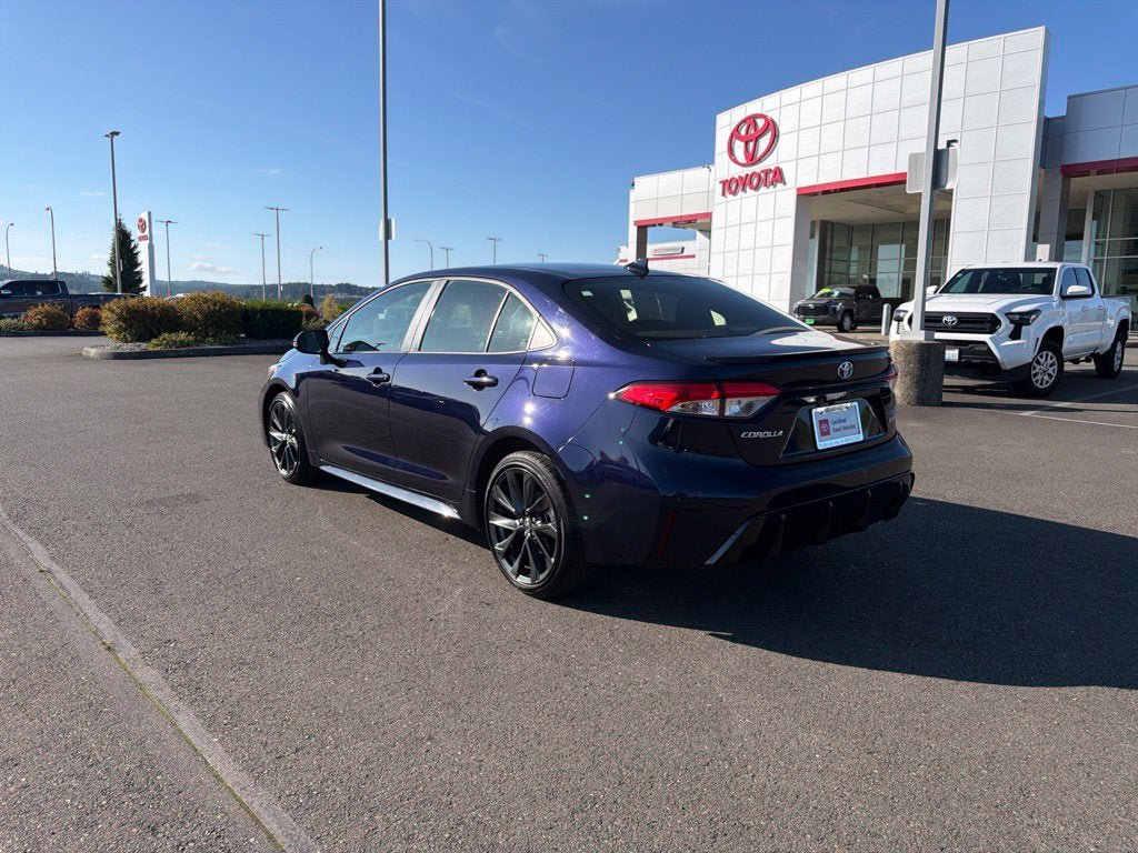 Used 2024 Toyota Corolla SE w/ SE Package FWD image 9