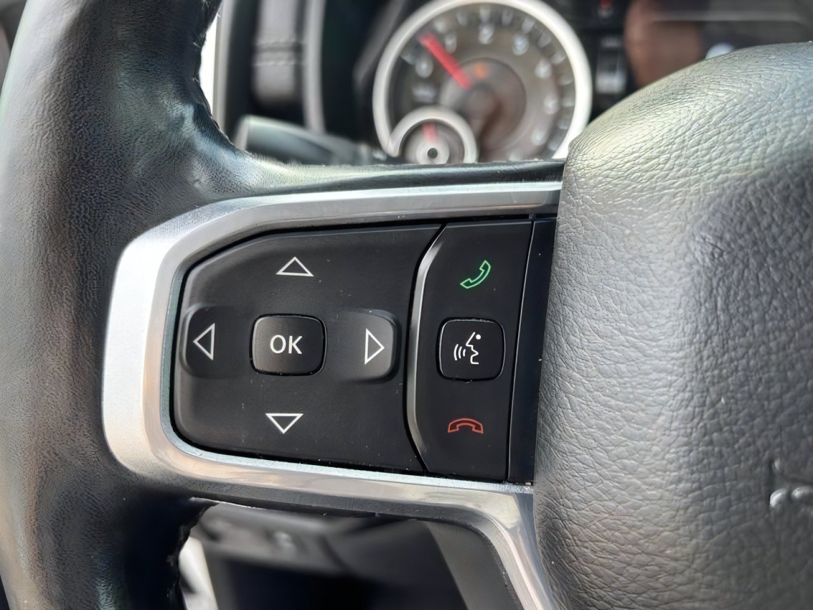 Used 2019 RAM 1500 Laramie AWD/4WD image 23