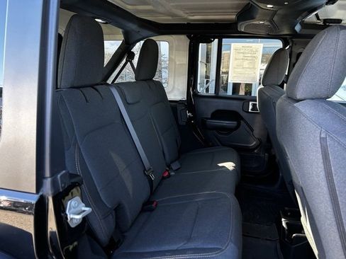 Used 2024 Jeep Wrangler Willys image 29