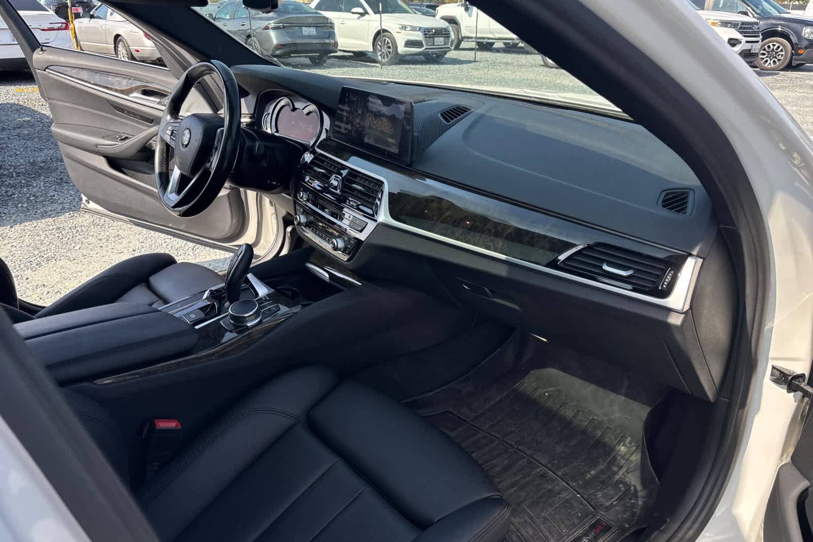 Used 2017 BMW 530i RWD image 16