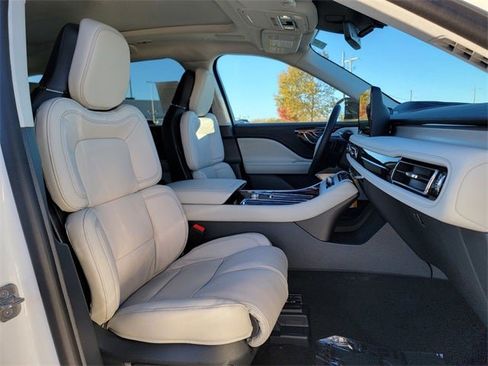 New 2026 Lincoln Aviator Reserve image 23