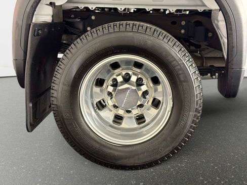 Used 2025 GMC Sierra 3500 Denali Ultimate AWD/4WD image 17