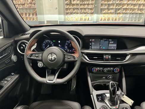 New 2025 Alfa Romeo Stelvio Sprint image 16