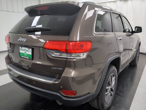 Used 2017 Jeep Grand Cherokee Limited AWD/4WD image 9