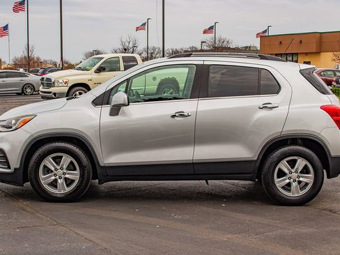 Used 2017 Chevrolet Trax LT w/ LT Convenience Package image 5
