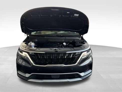 Used 2024 Kia Carnival EX FWD image 42