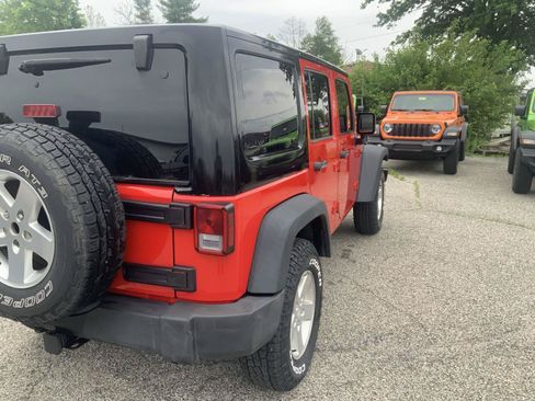 Used 2015 Jeep Wrangler Unlimited Sport w/ Connectivity Group AWD/4WD image 15