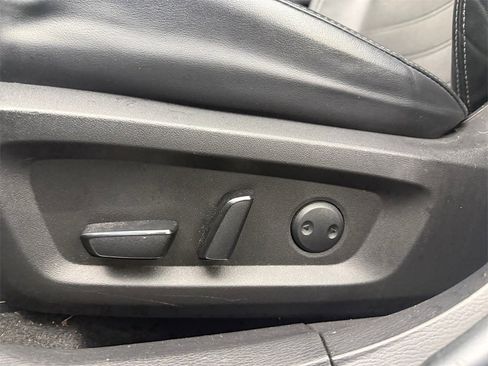 Used 2022 Mitsubishi Outlander SE image 13