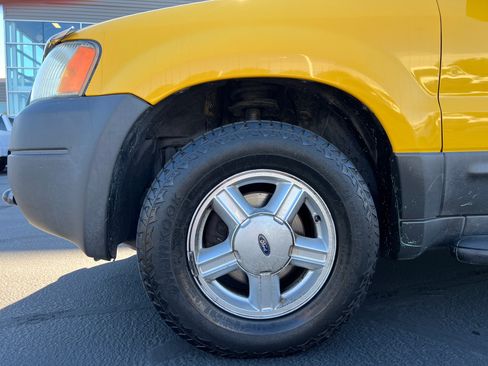 Used 2003 Ford Escape XLS AWD/4WD image 10