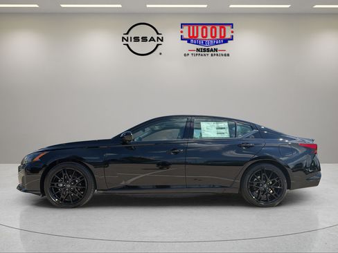New 2026 Nissan Altima 2.5 SR w/ SR Midnight Edition Package FWD image 5