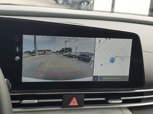 Certified 2025 Hyundai Elantra Limited FWD image 27
