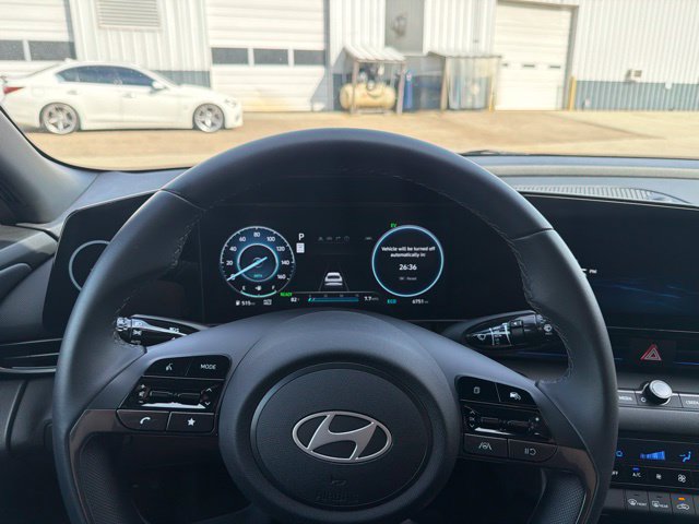 Used 2026 Hyundai Elantra SEL FWD image 12