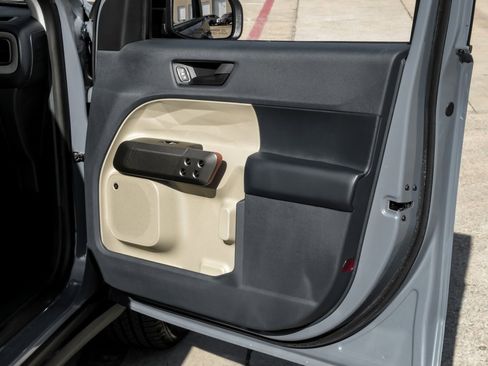 Used 2025 Ford Maverick Lariat w/ 4K Tow Package image 52