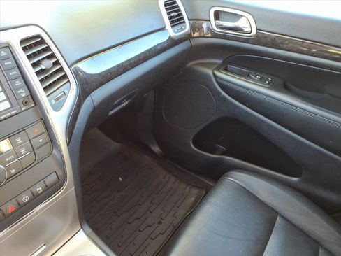 Used 2013 Jeep Grand Cherokee Laredo image 35