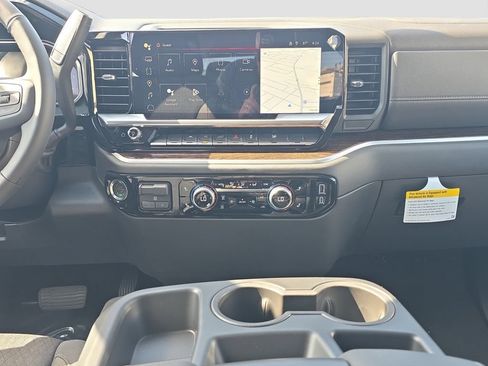 New 2026 GMC Sierra 1500 Elevation w/ LPO, Elevation Black Package AWD/4WD image 14