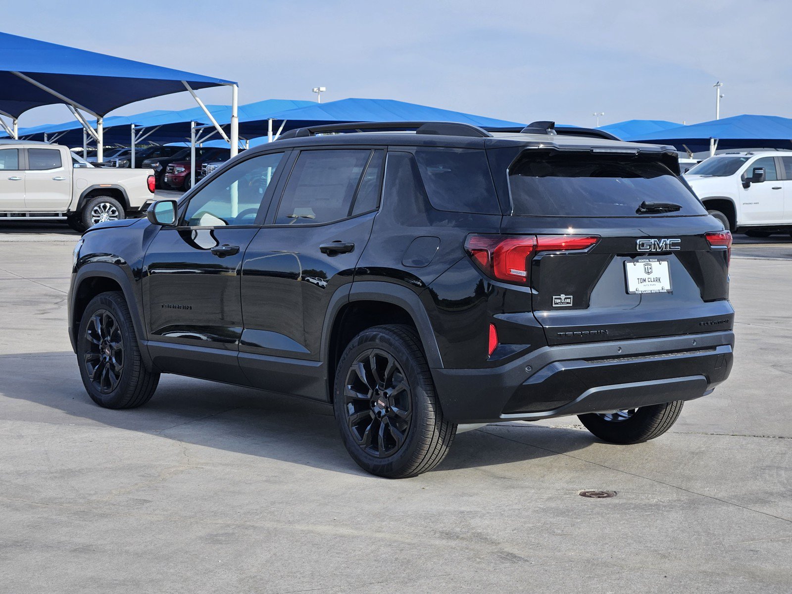 New 2027 GMC Terrain Elevation w/ Elevation Premium Package FWD image 3
