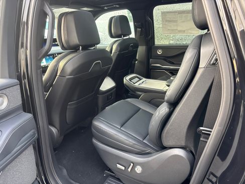 New 2026 Lincoln Navigator L Reserve w/ Jet Appearance Package image 28